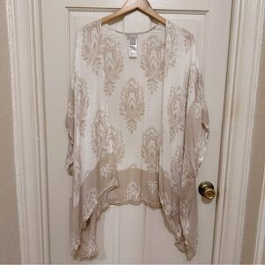 CHICO’S Beige and Cream Floral Kimono Top